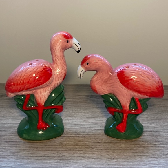 Other - Flamingo salt pepper shakers ceramic